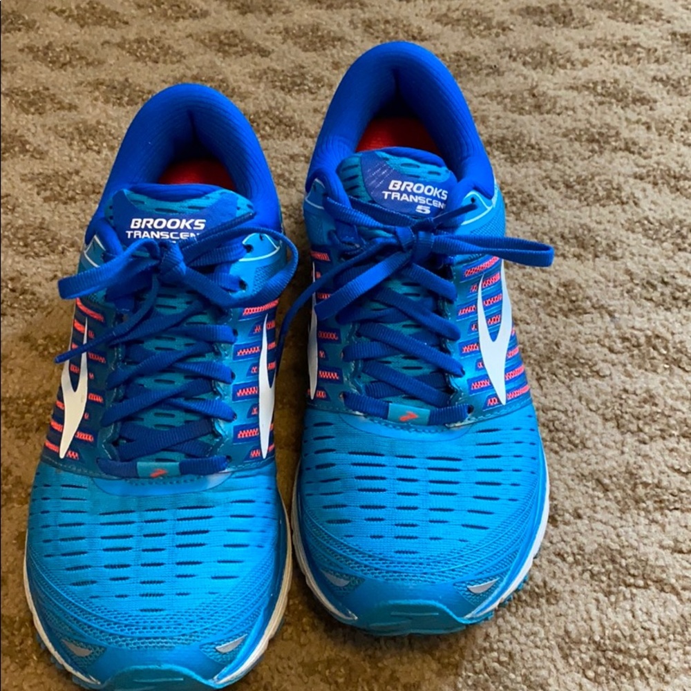 Brooks running shoes sz 7.5